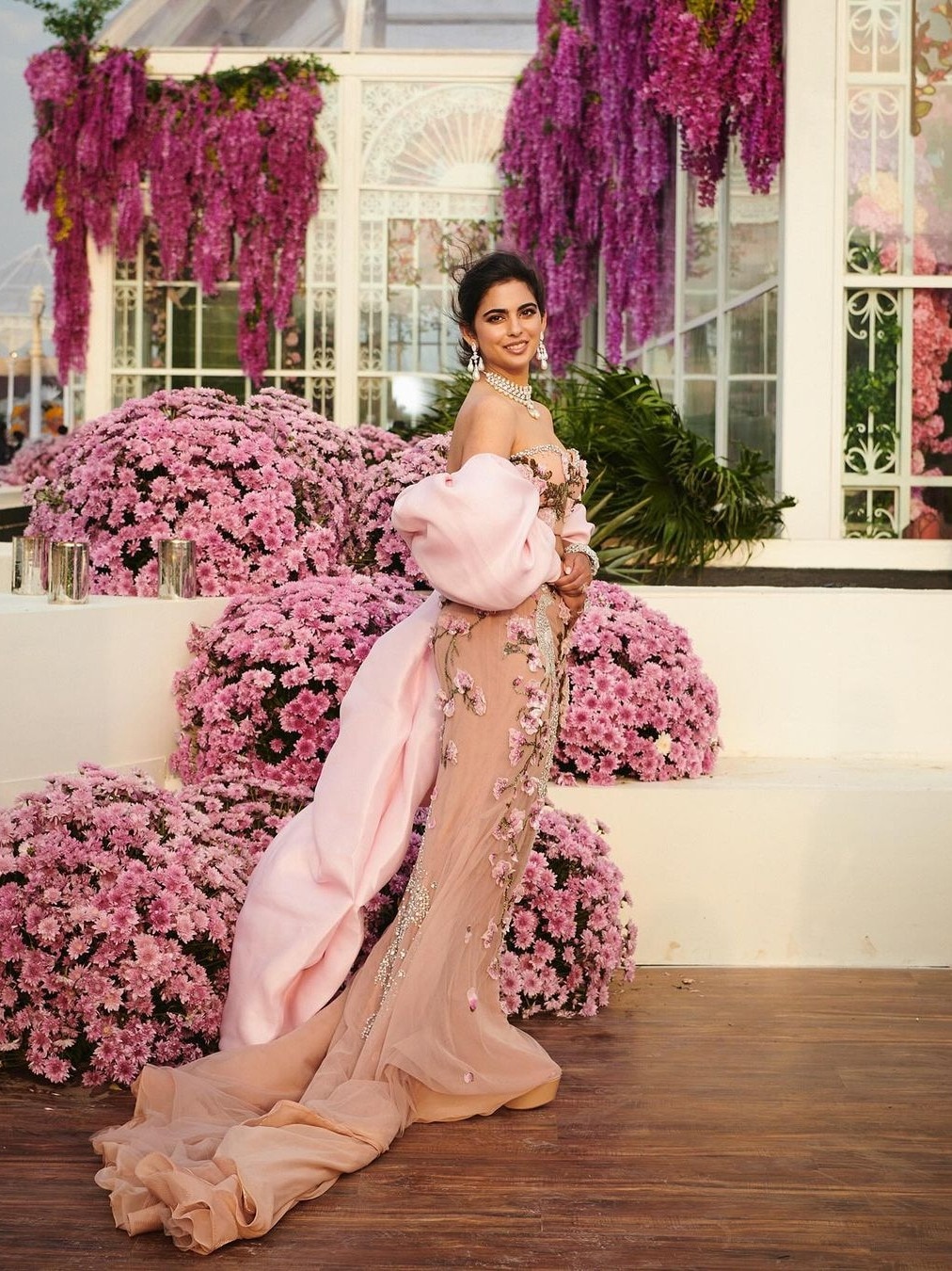 isha ambani pink dress Isha Ambani wears prettiest pink mini dress for NMACC launch, twins with adorable daughter Aadiya Shakti #ishaambani #aadiyashakti #ambanifamily #bollywood #viral #mumbai #trending #trend