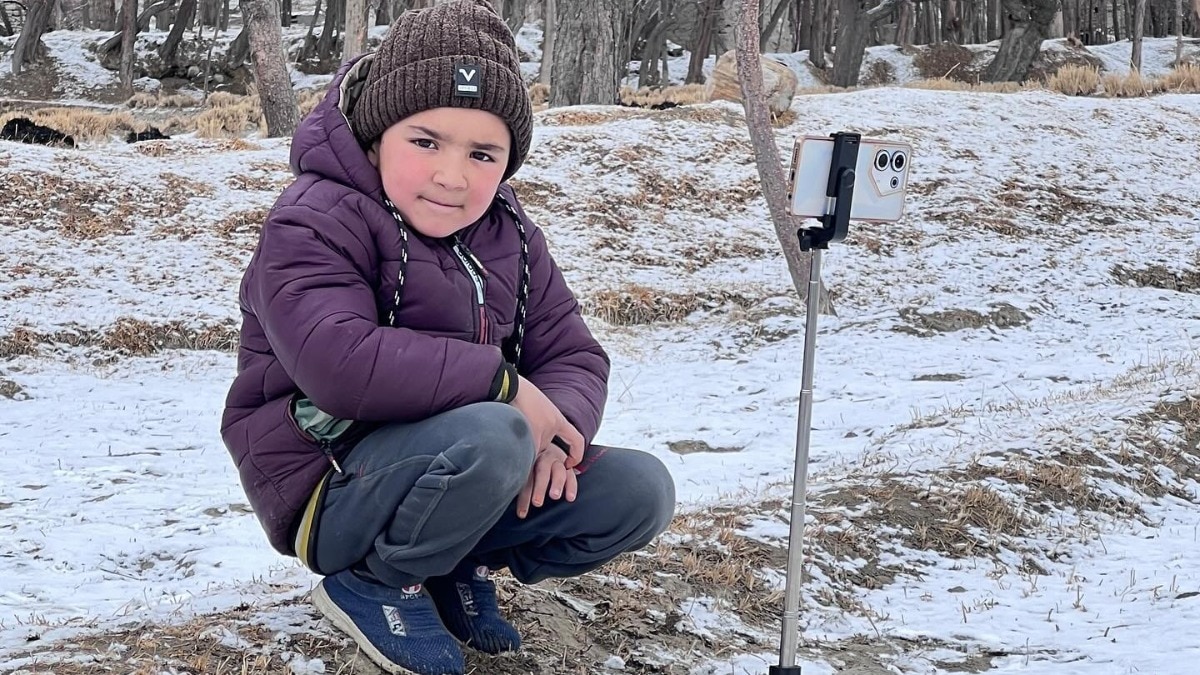 People are obsessing over Pakistan's adorable 'youngest' vlogger Shiraz.  Who is he? - India Today