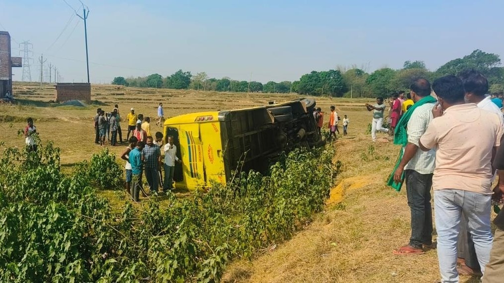 15 children injured as school bus overturns in Ranchi