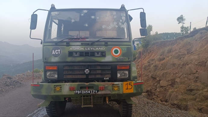 Air Force vehicle attacked in J&K