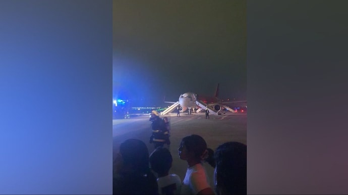 Kochi-bound Air India Express flight makes emergency landing at Bengaluru airport - India Today