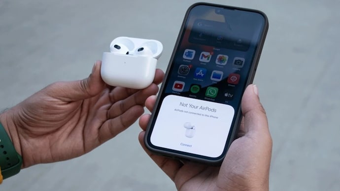 Apple updated the software of AirPods Pro and added new features to it, now Siri is also allowed to control it Apple updated the software of AirPods Pro and added new features to it, now Siri is also allowed to control it