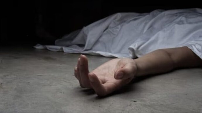 Mob in Pakistan lynched a man for insulting Quran, hanged his body: Report Mob in Pakistan lynched a man for insulting Quran, hanged his body: Report