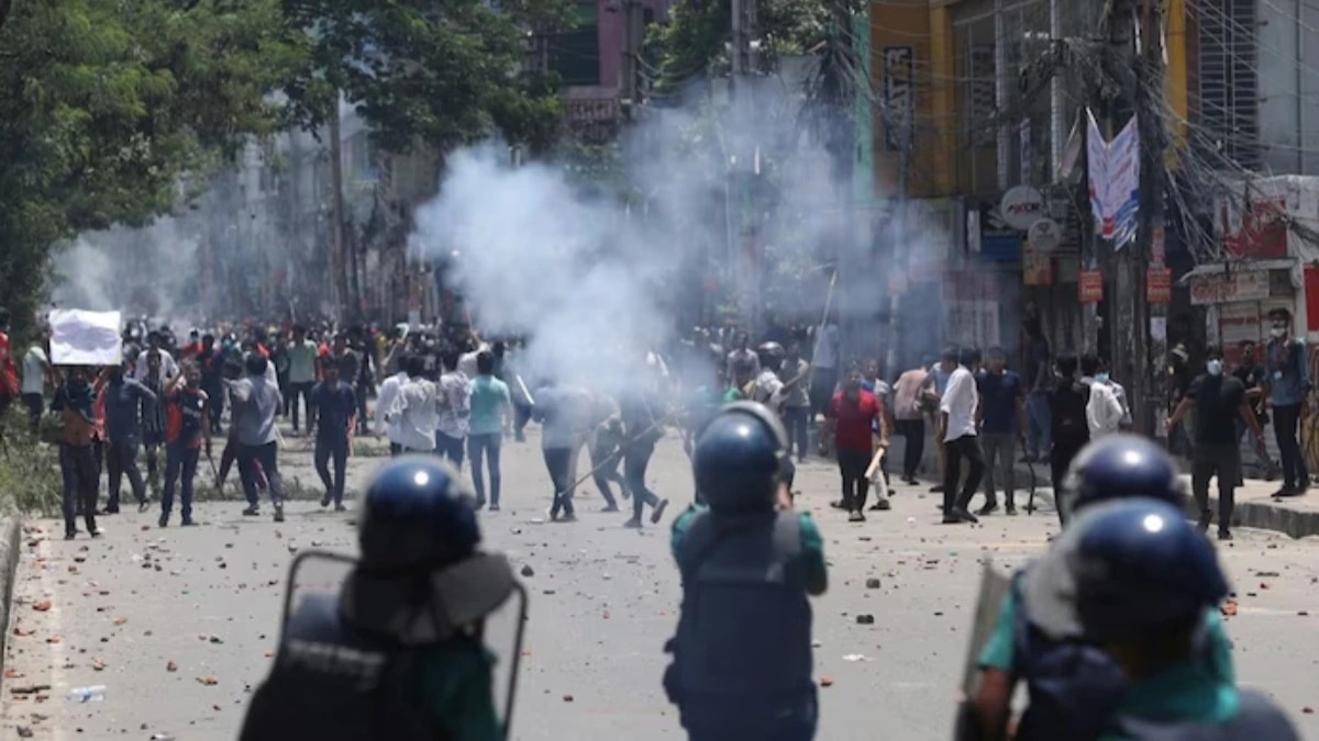 Security forces fire tear gas shells to disperse crowd of protesters during violence in Bangladesh. (File photo) bangladesh quota movement