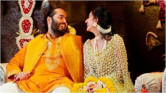 Anant Ambani Pours Bucket Full Of Haldi On Mom Nita Ambani In New Video. You Can’t Miss Ranveer Singh’s Moves!