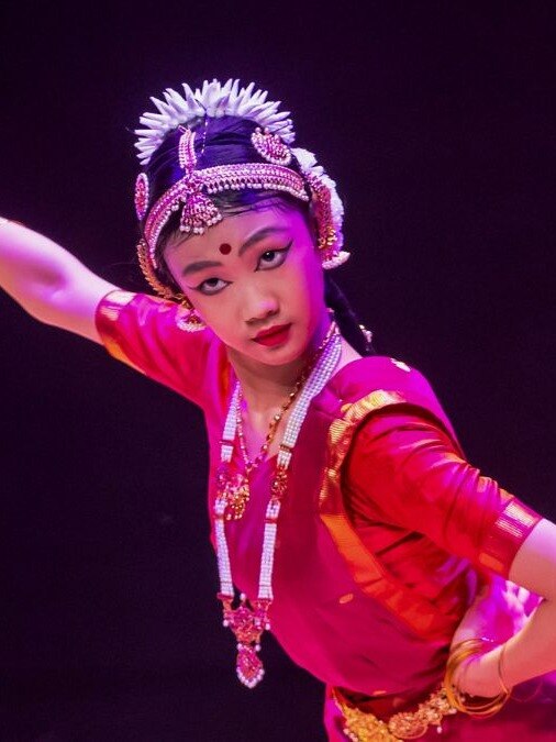 13-year-old Chinese girl scripts history with Bharatanatyam performance in China. Video - India Today