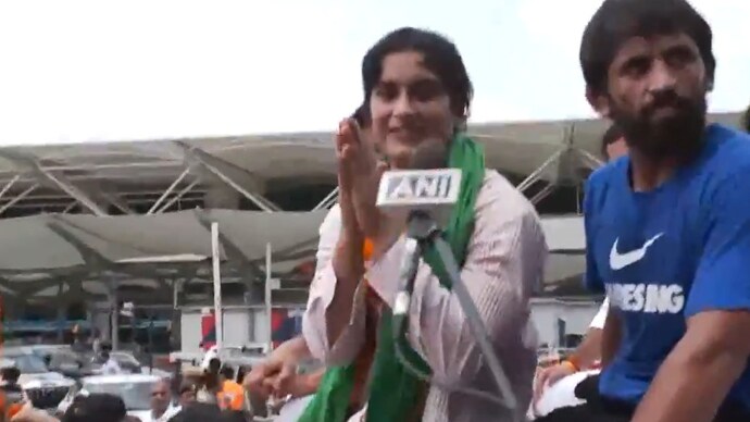 Vinesh Phogat was given a grand reception on her India return. (Photo: Screengrab: ANI)