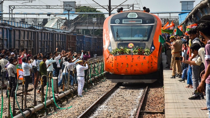 PM virtually flags off 6 Vande Bharat trains for Jharkhand, Odisha, Bihar, UP - India Today