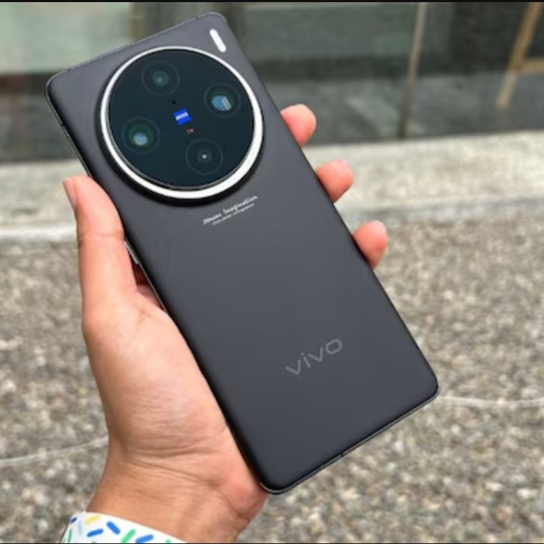 vivo X200 Pro - 6.78 inches Display
