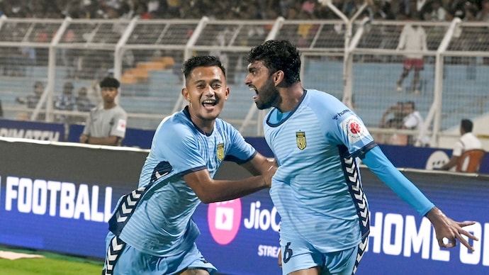 ISLમાં ઉજવણી કરતા હૈદરાબાદ એફસીના ખેલાડીઓ. (પીટીઆઈ ફોટો) હૈદરાબાદ એફસી