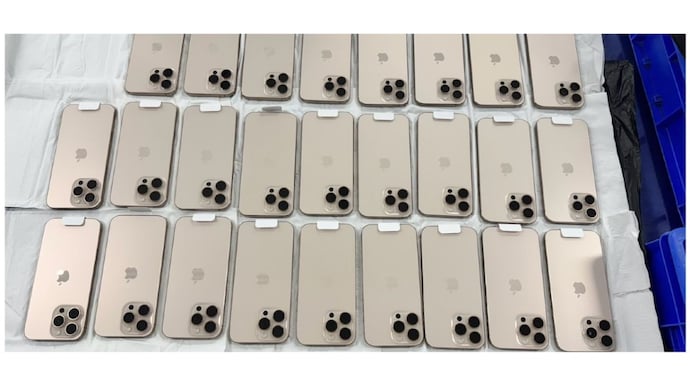 Woman caught smuggling 26 iPhone 16 Pro Max devices at Delhi airport Woman caught smuggling 26 iPhone 16 Pro Max devices at Delhi airport