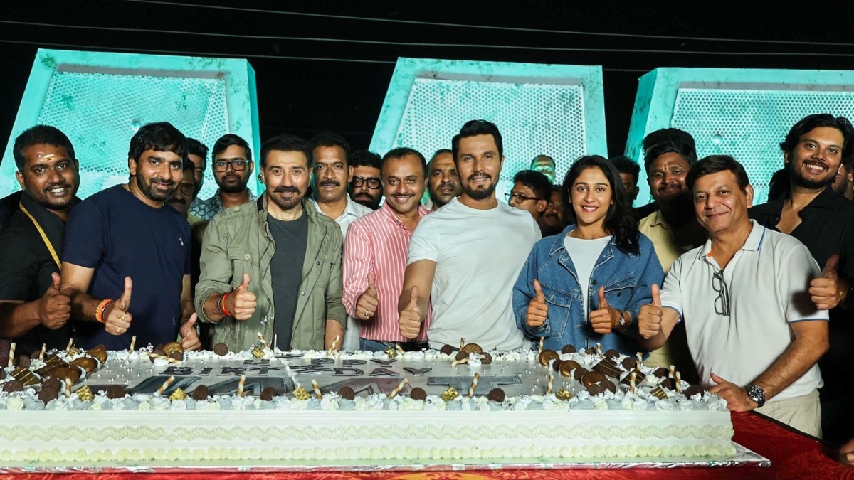 Sunny Deol Turns 35: Actor Celebrates Birthday with Work-Filled Festivities on 'Jaat' Sets