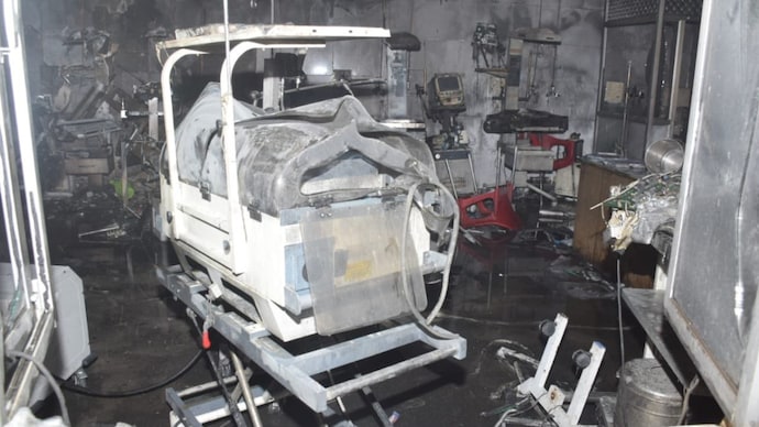 Jhansi hospital fire newborns killed - Jhansi Medical College Hospital fire probe - India Today