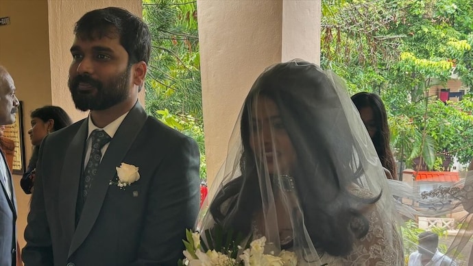 Pradeep Antony married Pooja Shakthi in Chennai. A picture of Pradeep Antony.