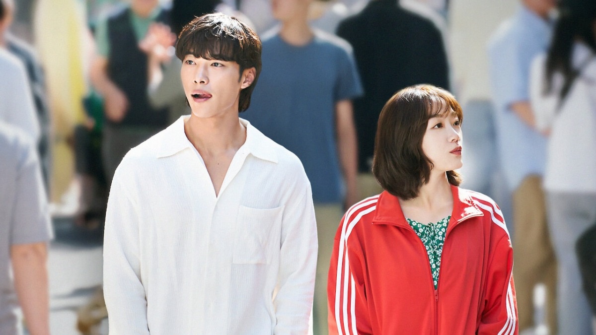 Woo Do-hwan, Lee Yoo-mi in still from Mr Plankton. (Photo: Netflix Korea)