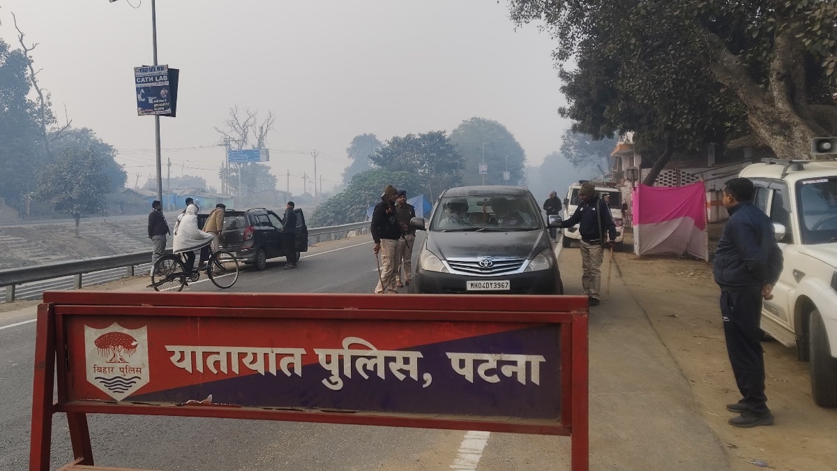 50 vehicle owners fined in Patna for using unauthorised government nameplates