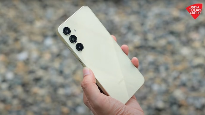 Samsung is expected to launch four cheap smartphones in India soon Samsung is expected to launch four cheap smartphones in India soon