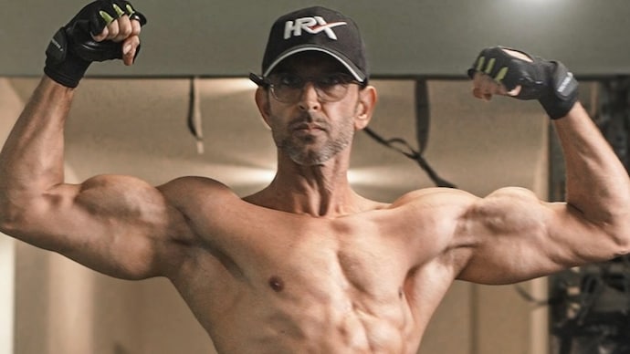 Hrithik Roshan shows off his amazing physique in new shirtless picture. (Photo: Instagram/Hrithik Roshan) Hrithik Roshan shows off his amazing physique in new shirtless picture.