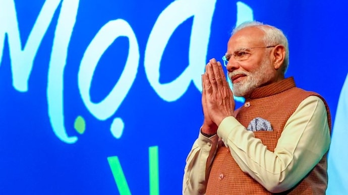 Delhi Assembly polls: PM Modi to launch campaign tomorrow, to hand over 1,675 flats to slum dwellers - India Today