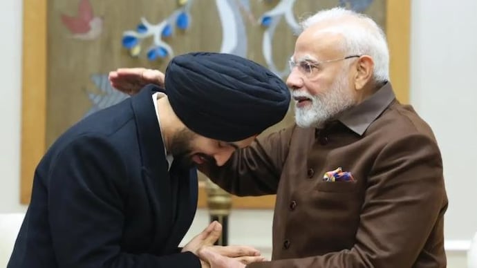 PM Modi met Punjabi singer-actor Diljit Dosanjh. (Image: Instagram) PM Modi-Diljit Dosanjh