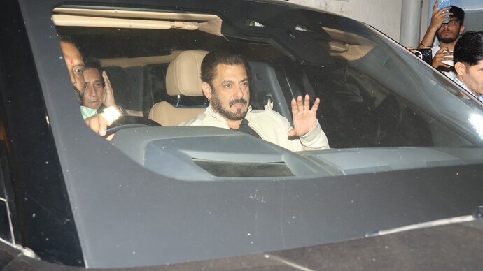 Salman Khan wished the paparazzi of Jamnagar a happy new year. (Photo credit: Yogen Shah) A picture of Salman Khan.