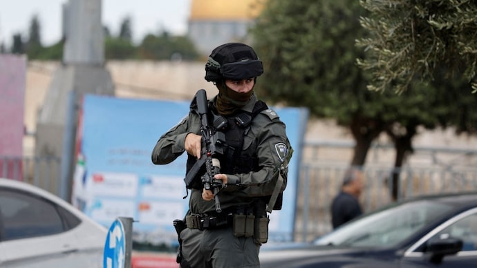 इजरायली पुलिस को हन्ना-कार्कर चौराहे पर चाकू मारा गया। (प्रतिनिधि फोटो/ फ़ाइल) इजरायली पुलिस को हन्ना-कार्कर चौराहे पर चाकू मारा गया। (प्रतिनिधि फोटो/ फ़ाइल)