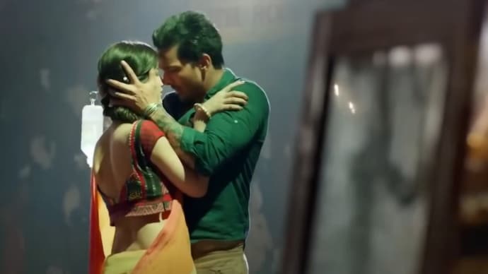 Sanam Teri Kasam re-release box office collection update (Photo: Movie still) Sanam Teri Kasam re-release box office Day 5: Biggest surprise of 2025