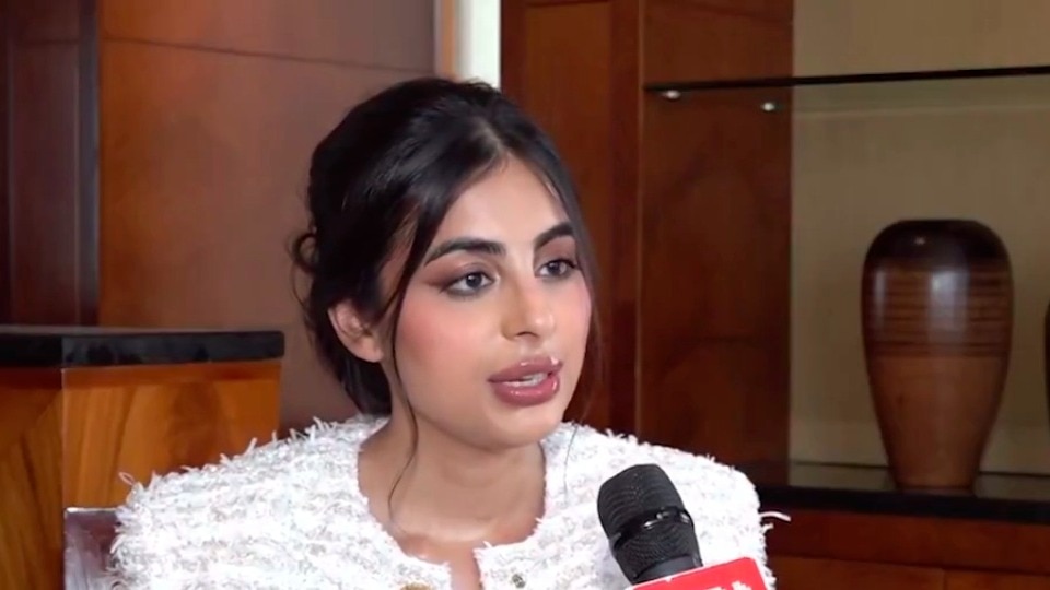 ખોટા હત્યાના આરોપમાં યુગાન્ડાની જેલમાં રહેલી વસુંધરા ઓસ્વાલ કોણ છે,હવે ઘણા મોટા રહસ્યો ખુલ્યા 2 Vasundhara Oswal speaks on Ugandan jail ordeal: Male cop threw me into van