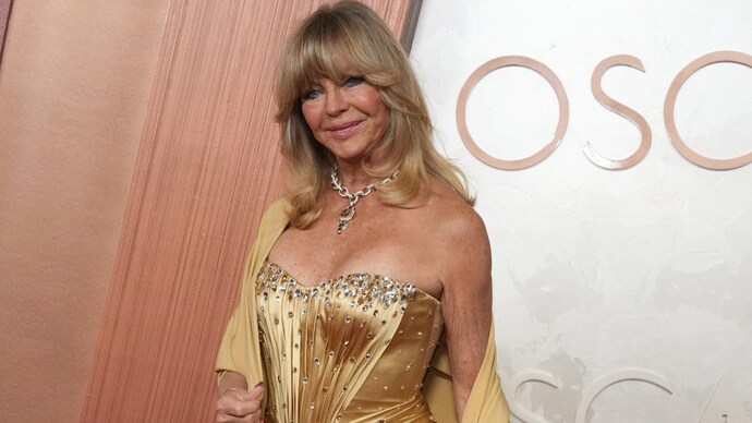 Sabyasachi moment on the Oscar 2025 red carpet. Courtesy, Goldie Havan Sabyasachi moment on the Oscar 2025 red carpet. Courtesy, Goldie Havan