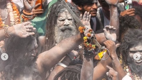 Varanasi’s unique celebration with pyre ashes