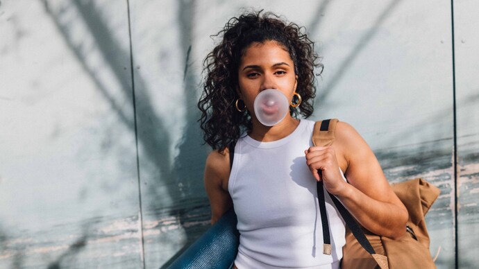 A piece of gum can release 3,000 microplastic particles. A piece of gum can release 3,000 microplastic particles.