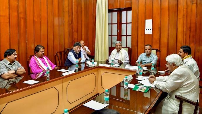 Karnataka Assembly Speaker UT Khader unsuspends 18 BJP MLAs following discussions with Siddaramaiah, DK Shivakumar, R Ashoka - Karnataka News | India Today