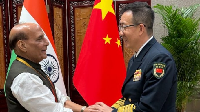 SCO Summit 2025: Rajnath Singh meets Chinese counterpart, India suggests 4-pronged plan to manage border tensions, better ties - India Today