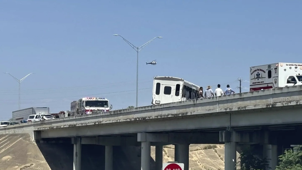 San Antonio bus crash: 4 dead, 16 injured after collision with stolen car