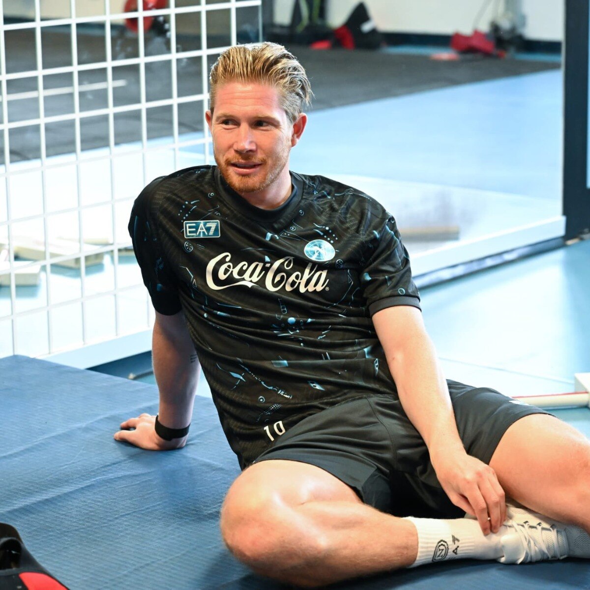 ナポリ スペシャルジャージ 【DE BRUYNE 11 番】 M サイズ：M ナポリ スペシャルジャージ 【DE BRUYNE 11 番】 サイズ：M