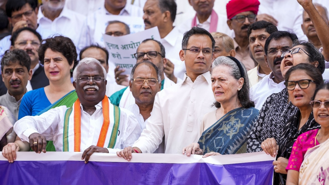 No House discussion on Bihar roll revision as Centre thumbs nose at opposition
