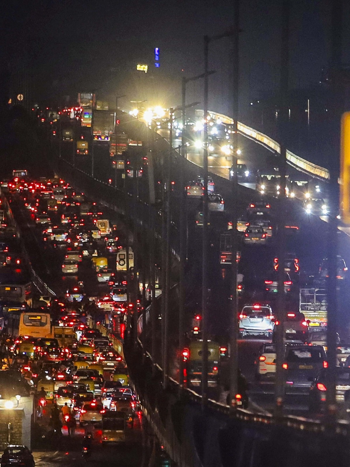 https://akm-img-a-in.tosshub.com/indiatoday/images/story/202507/tech-leader-slams-bengaluru-traffic-10k-run-takes-less-time-than-orr-drive-022936972-3x4.jpg?VersionId=Os0XfVDEQKvbbFuzRuDyiY6qUomViqlU