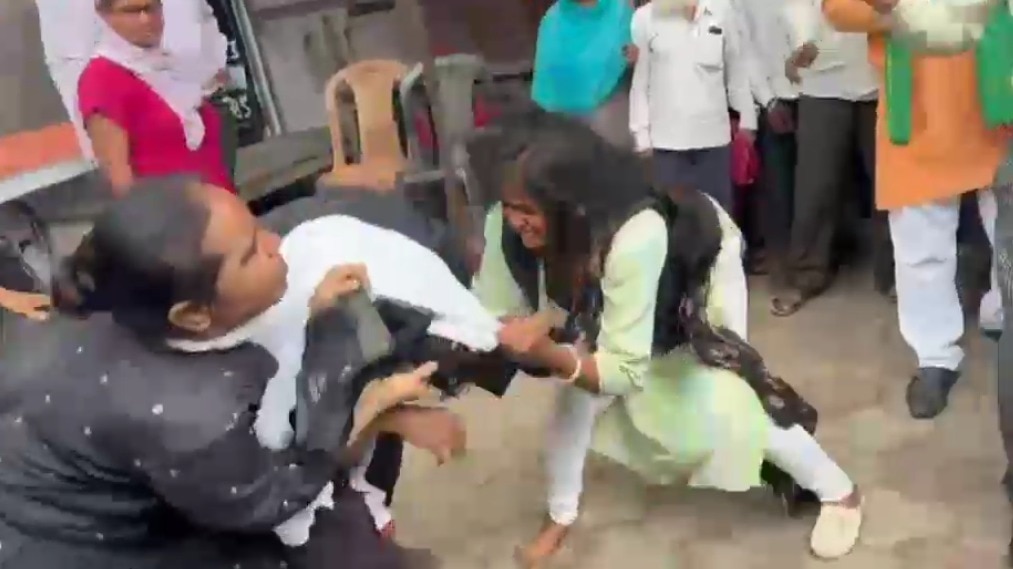 'This is my chamber': Women lawyers brawl at Mathura court, video goes viral