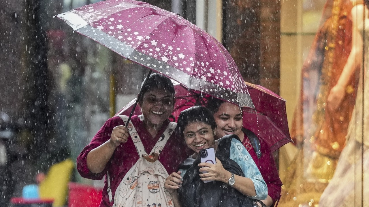 Heavy rain in Delhi-NCR brings relief from humidity, several areas waterlogged
