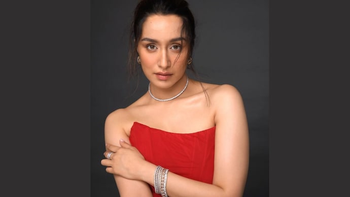 LinkedIn flags Shraddha Kapoor's account as fake. (Photo: Instagram/shraddhakapoor)