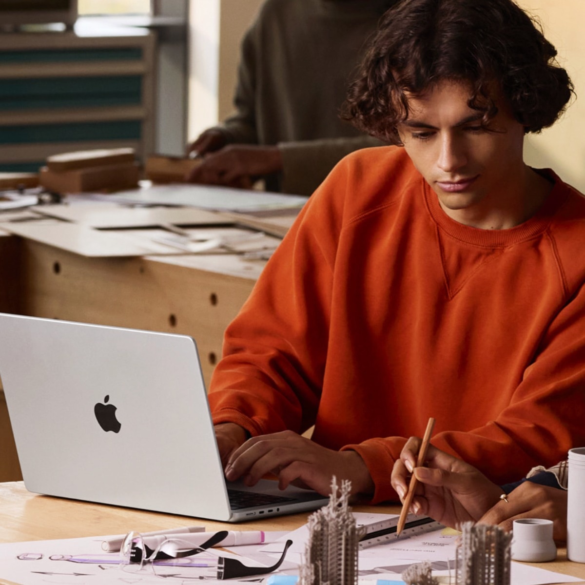 Apple making MacBook Pro M6 for 2026, report says it will have OLED touch display and Face ID