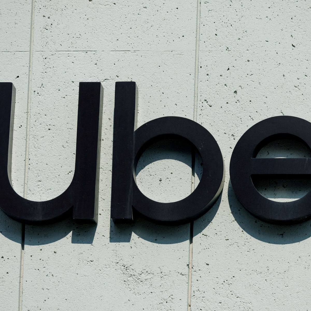 Uber drivers can soon earn extra cash by helping train AI models between rides