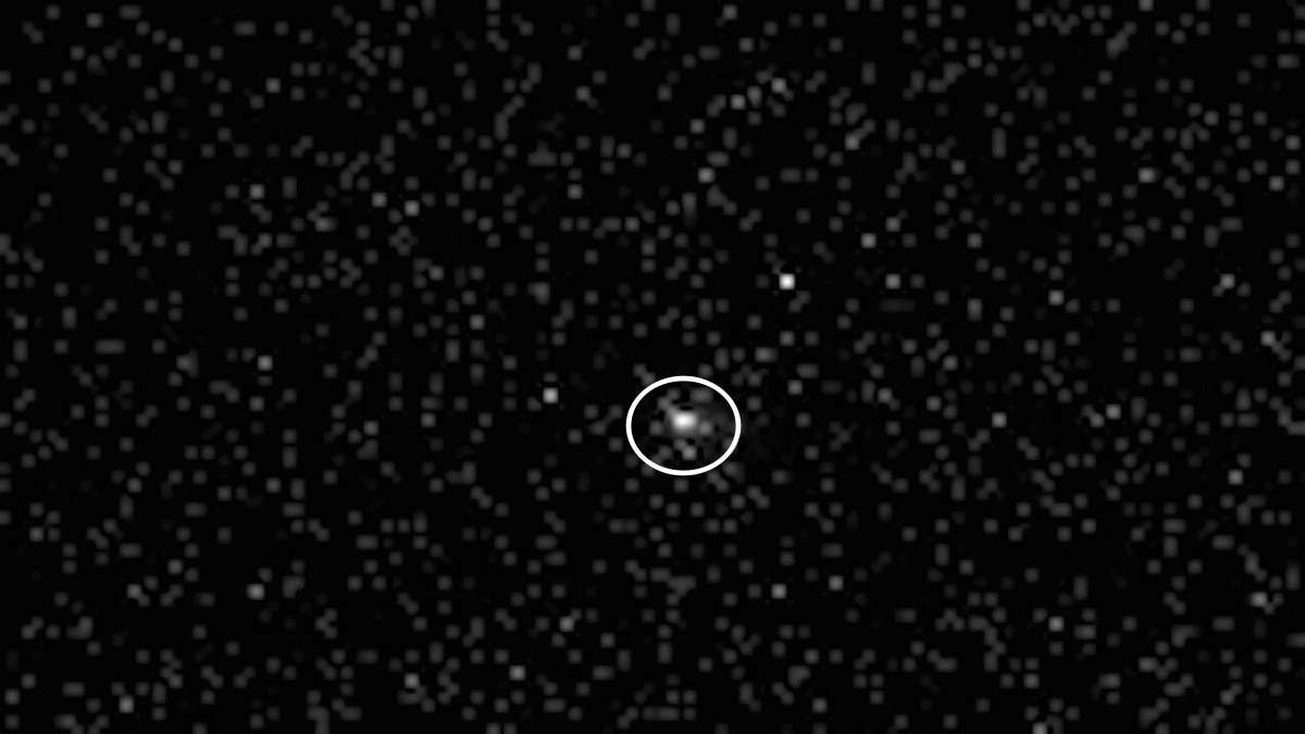 Alien spaceship? First pictures of interstellar comet 3I/Atlas taken from Mars