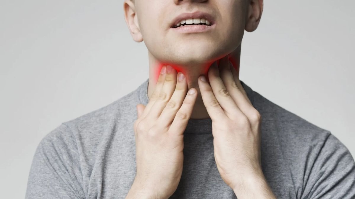 Waking up with a dry throat every morning? 6 possible causes and easy cures