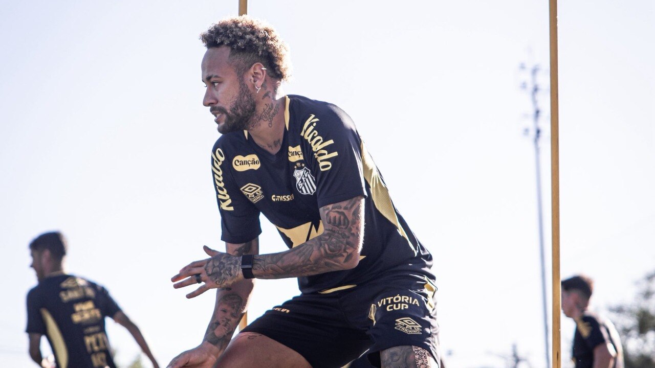Neymar risking it all for World Cup: Named in Santos squad despite