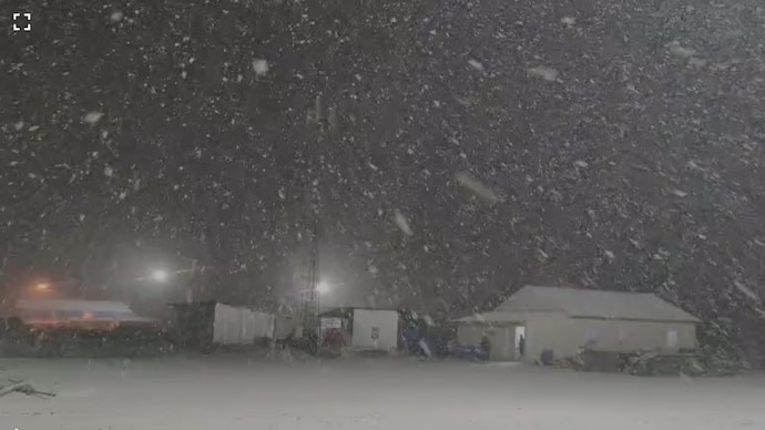 First snowfall marks start of Chilaikalan, lifts spirits across Kashmir (Screen grab)