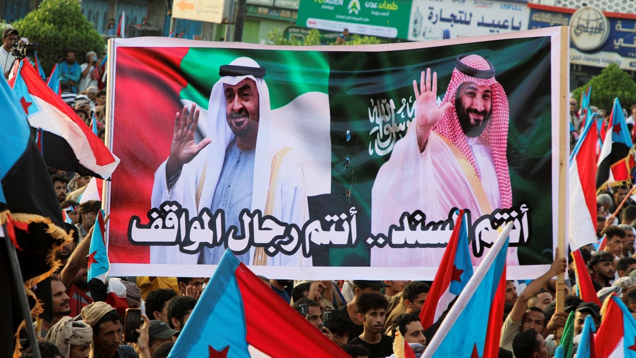 Saudi bombs Yemen, claims weapons for UAE-backed separatists targeted