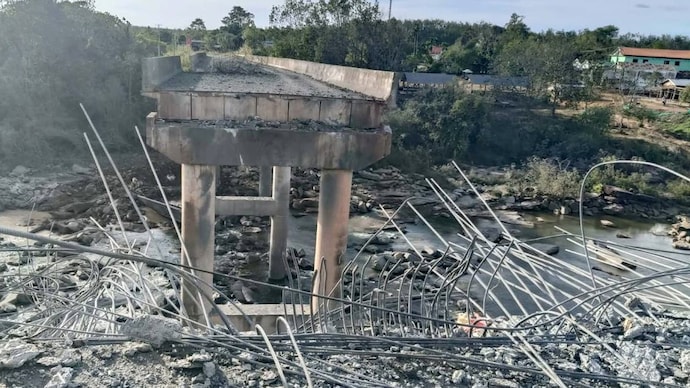 Image shows a damaged bridge after Thai military strikes in Pursat province, amid clashes along the Cambodia-Thailand border. (AFP photo) Image shows a damaged bridge after Thai military strikes in Pursat province, amid clashes along the Cambodia-Thailand border. (AFP photo)