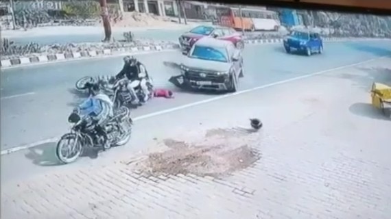 Caught on CCTV: 2 cars mow down biker and child in UP’s Deoria hit-and-run Caught on CCTV: 2 cars mow down biker and child in UP’s Deoria hit-and-run