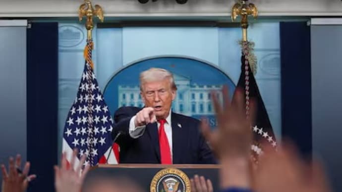 Reuters) donald trump approval rating midterm elections america us government gop republican midterms warning 2026 pattern analysis